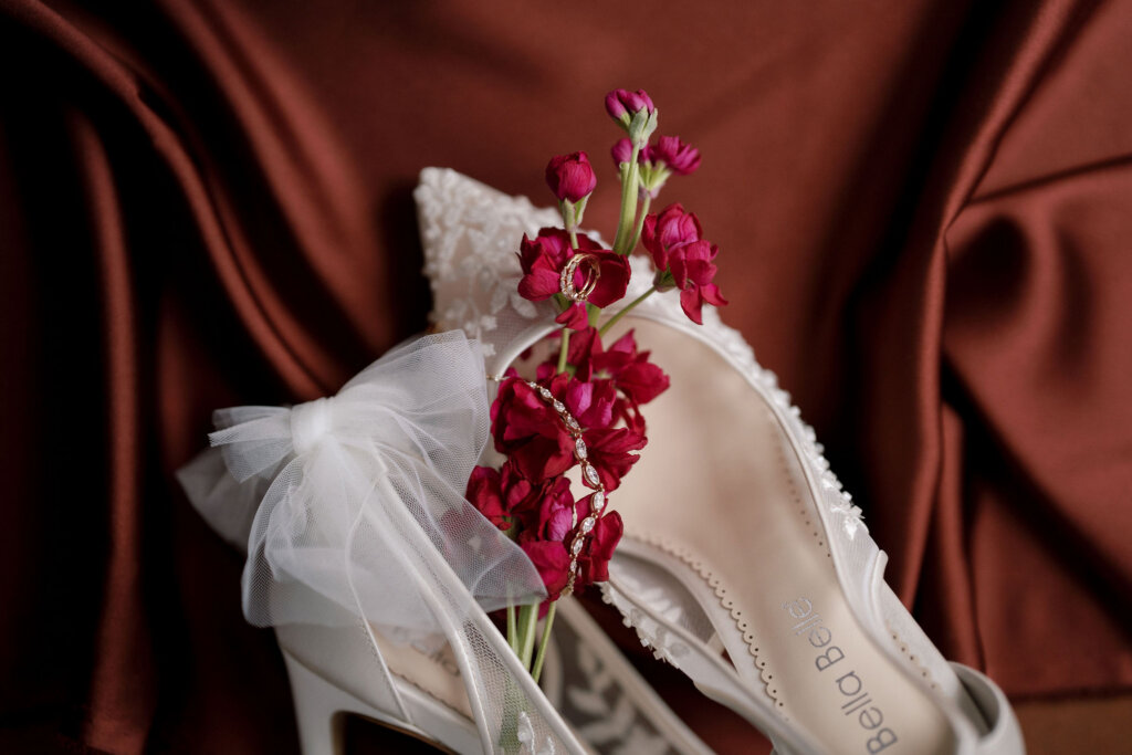 The details arranged elegantly at Aldie Mansion.