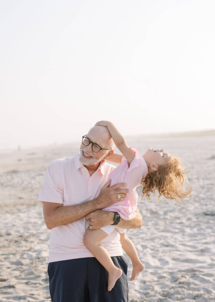 A family has their photos taken at a mini session in Annapolis Maryland.