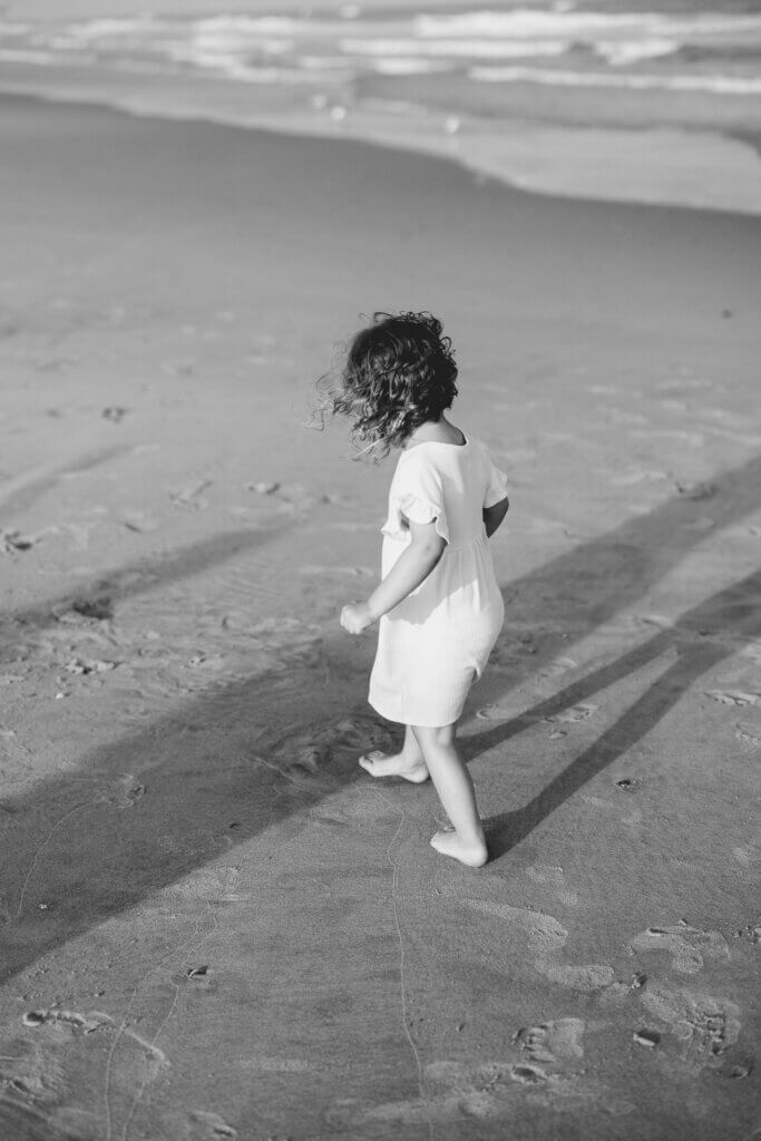 A family has their photos taken at a mini session in Annapolis Maryland.